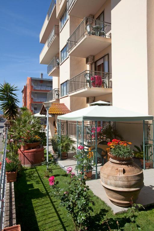Hotel Corallo Albinia Εξωτερικό φωτογραφία